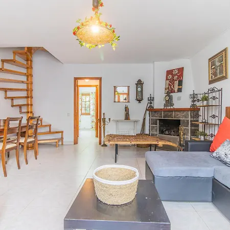 Mountain Escape For Families & Friends In Pyrenees Chalet