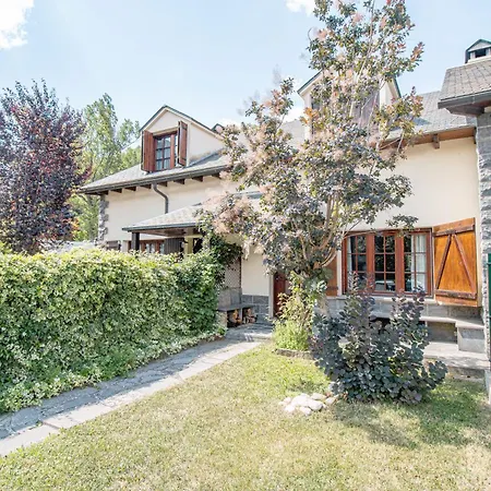 Chalet Mountain Escape For Families & Friends In Pyrenees Fiscal