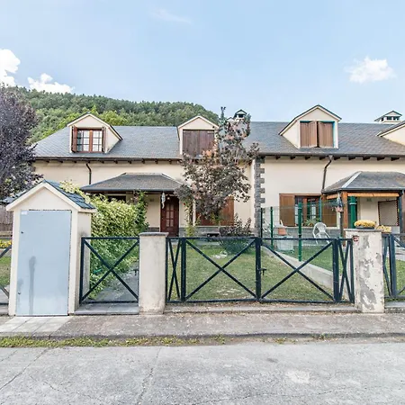Mountain Escape For Families & Friends In Pyrenees Chalet Fiscal
